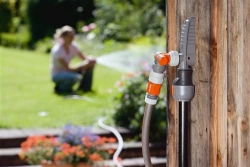 Prise d'eau avec nez de robinet articulé d'arrosage