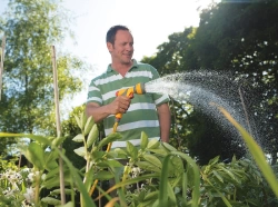 Pistolet multijets Plus en plastique pour l’arrosage des plantes d’extérieur